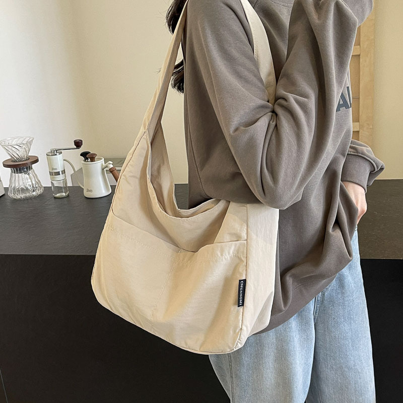 일본 솔리드 컬러 크로스 바디 백 방수 나일론 천 가방 여학생 클래스 숄더 백 대용량 경량 통근 천 가방