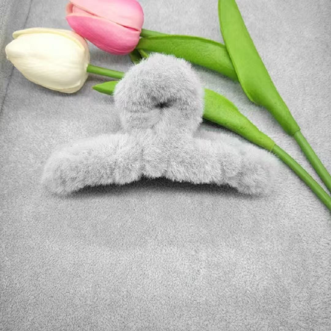 Nuevo otoño y invierno dibujos animados Sanliogou pelusa clip de agarre in lindos clip de cabello dulce cabeza de la niña al por mayor