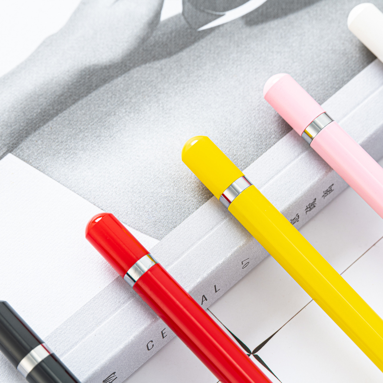 Lápices eternos en stock para estudiantes de postura sin afilar sin tinta para escribir continuamente, dibujo de lápiz no es fácil de romper la escritura