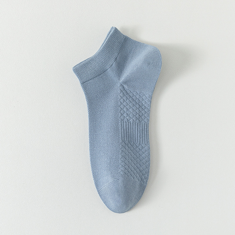 Calcetines de algodón de color sólido para hombres de verano anti-bollar calcetines de barco para hombres sin hueso 100% algodón embalaje independiente de masaje fondo calcetines de malla