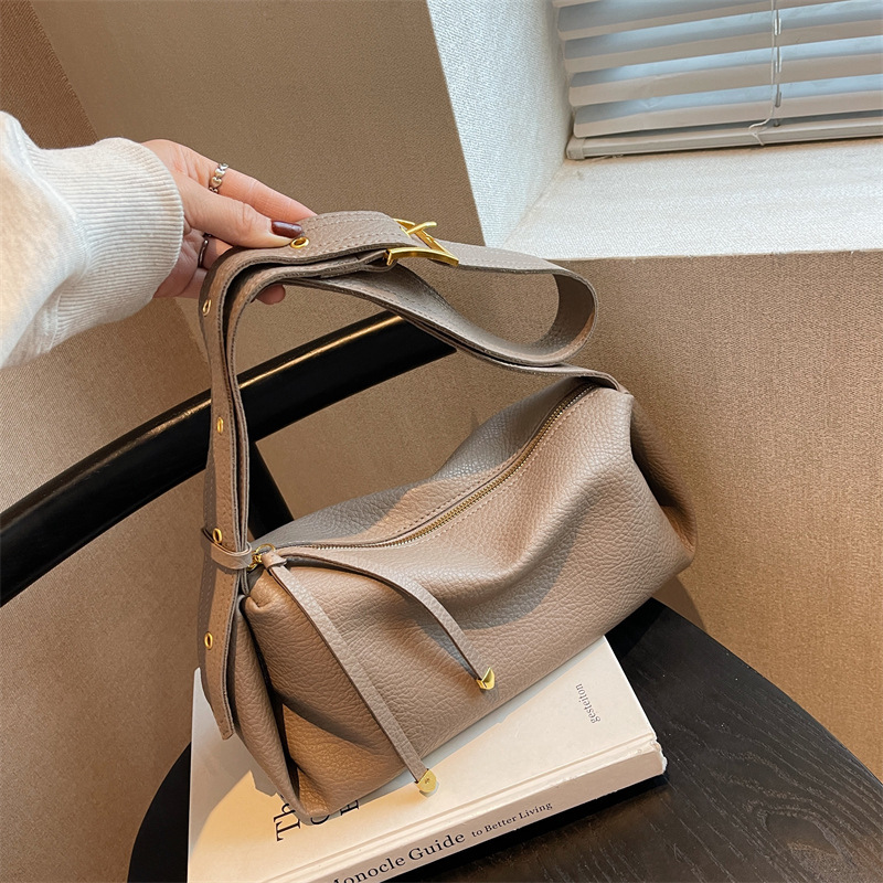 High-End Women's Bag 2025 New Trendy Versatile Soft Leather Shoulder Bag Casual Large Capacity Commuter Crossbody Bag