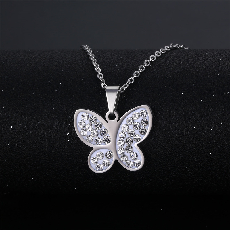 Wholesale Joyería Simple Forma De Mariposa Con Incrustaciones De Diamantes Colgante Collar De Acero Inoxidable Nihaojewelry display picture 2