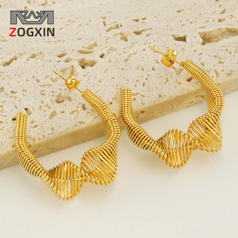 Nuevo transfronterizo europeo y americano de acero inoxidable de primavera pendientes de las mujeres hueco irregular diseño llano anillo pendientes en stock al por mayor