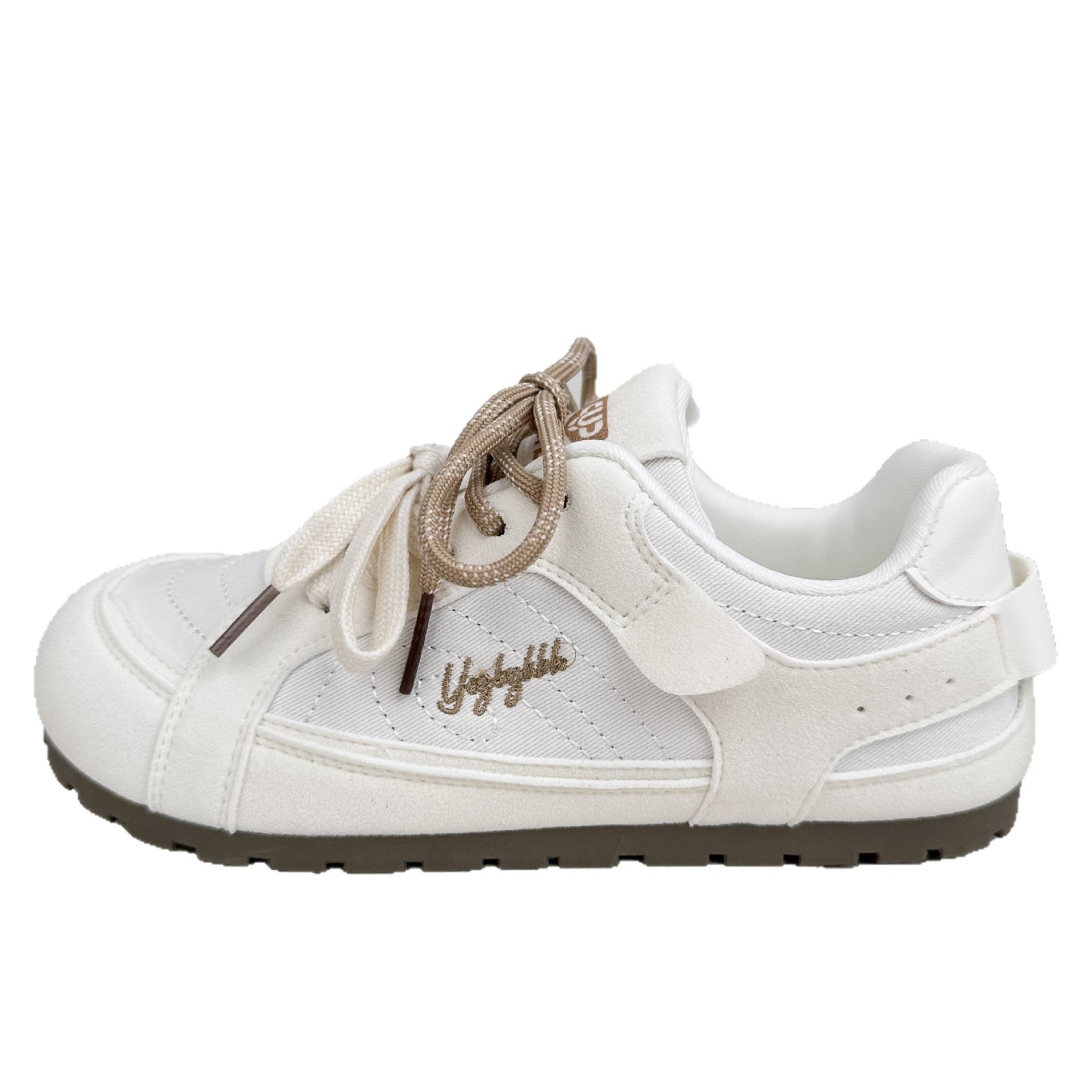 Zapatos de entrenamiento de niñas de verano de 2025 nuevos modelos de explosión con falda casual zapatos de skate pequeños zapatos blancos