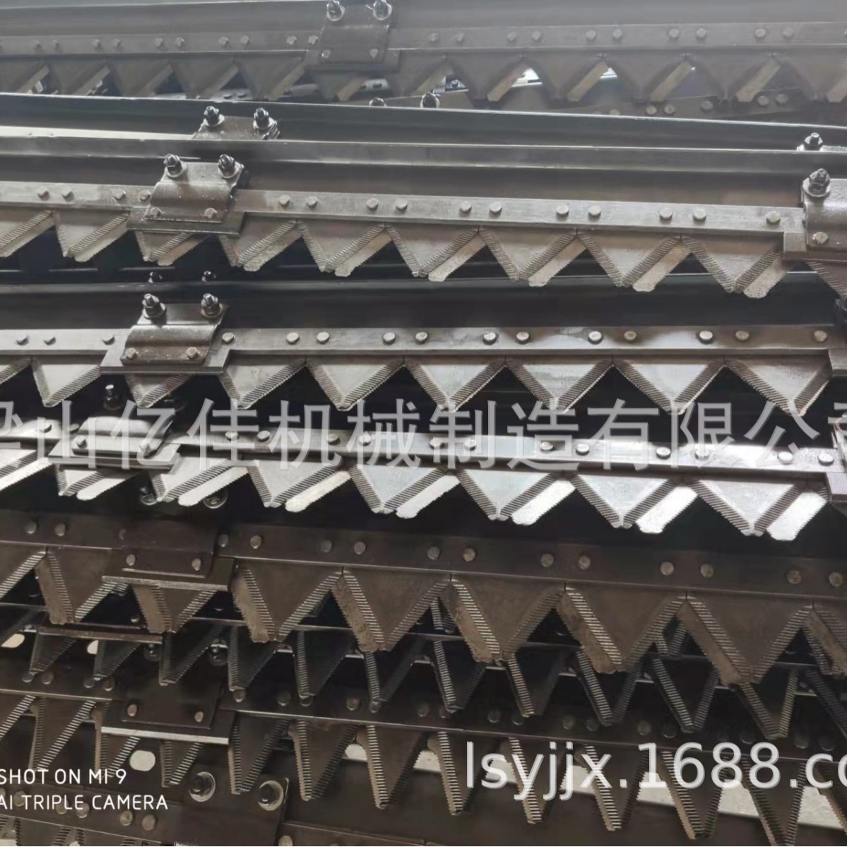 年初厂家供应割草刀  割草机刀片  割草机切割器总成