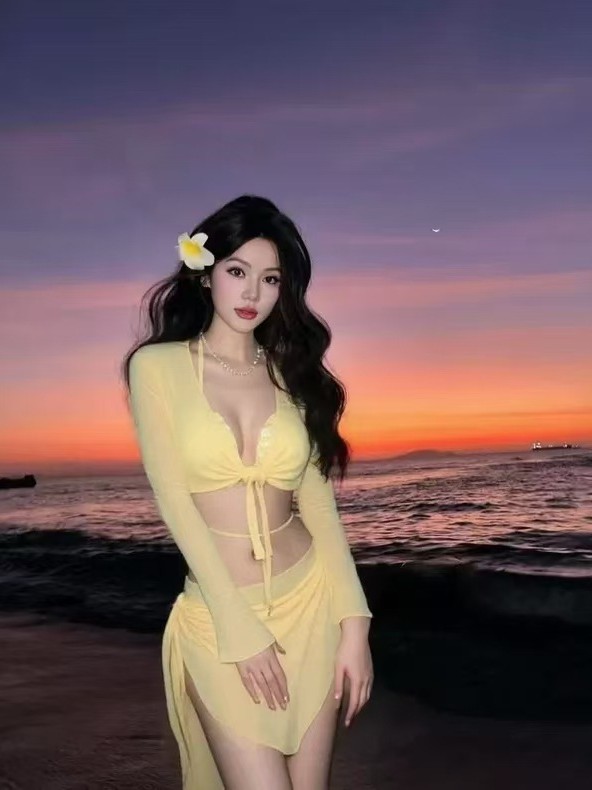 比基尼泳衣四件套浅黄色显白海边三点式分体泳衣纯欲女度假泳衣|undefined