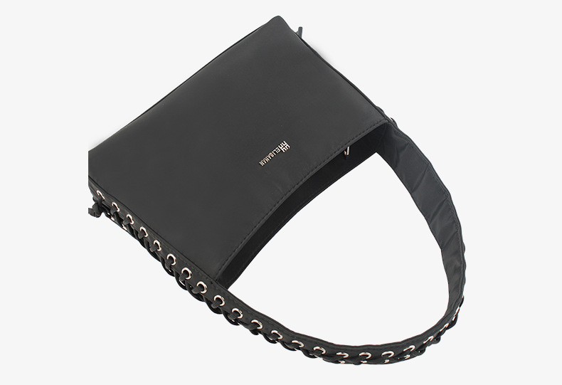 Frau Klein Polyester Einfarbig Strassenmode Reißverschluss Achseltasche display picture 1