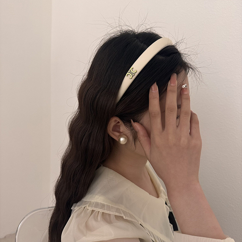 Niche design new high-grade thin hairpin headband high Skull top retro Internet Celebrity All-match Chanel style hair accessories for women