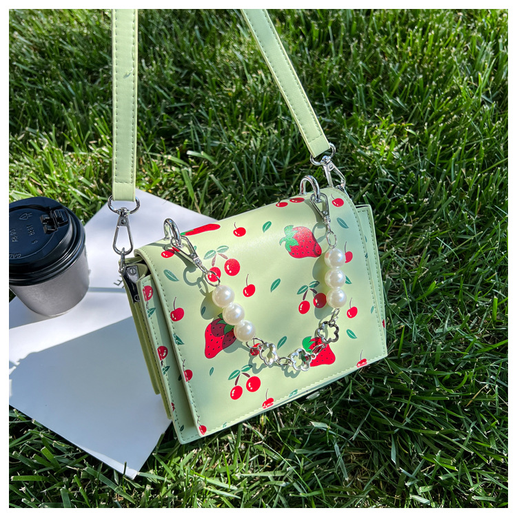 Mujeres Elegante Moda Fruta Impresión Perlas Cuadrado Gire La Tapa Bolsa De Hombro Bolsa Cuadrada Cuero Artificial Bolsos De Mano display picture 2