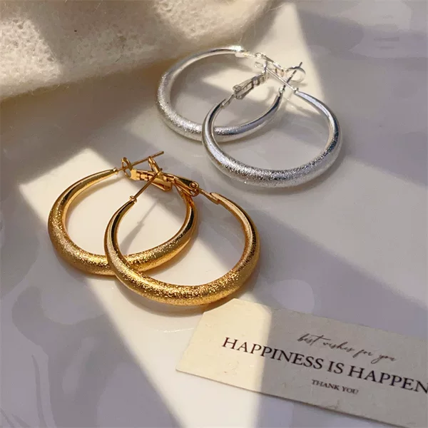 Frosted Metal Style Gradient C-Shaped Earrings Electroplated 18K Real Gold Fashionable Earrings Internet Celebrity Style Textured Ear Jewelry