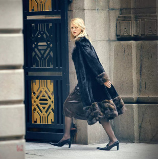 ��Ƥ������Ů�M�ڶ��_˹��������Сĸ������ˮ���L�����b�I�ﶬ