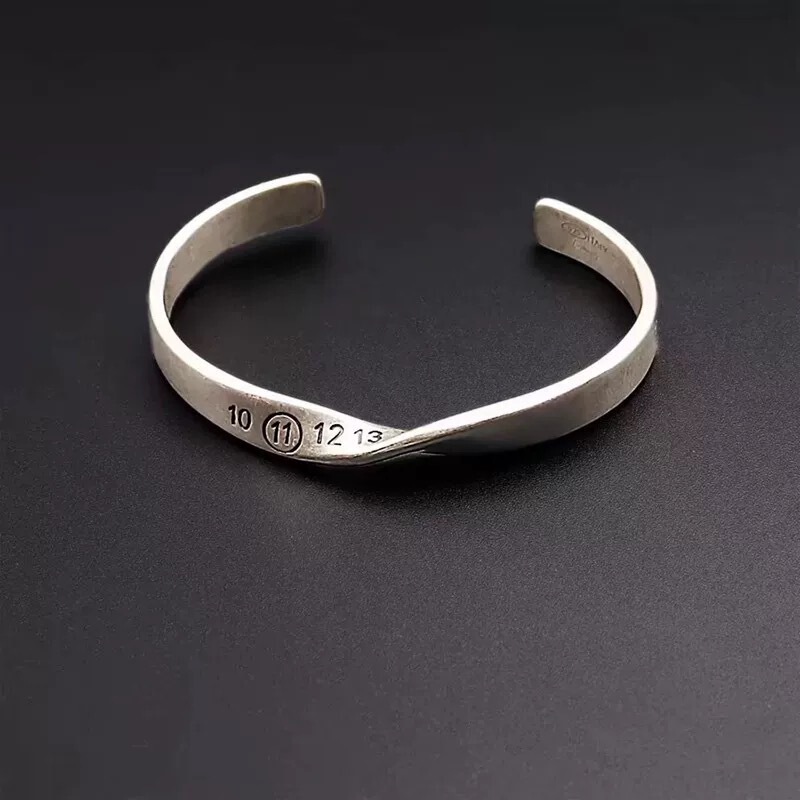 Pyc Classic 22Ss Digital Twisted Retro Bracelet Mobius Personalized Niche Design Vintage Silver Bracelet