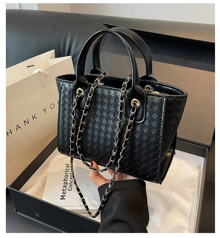 Women's Small Chain Shoulder Bag Quilted Square Handbag Elegant_voghion.com