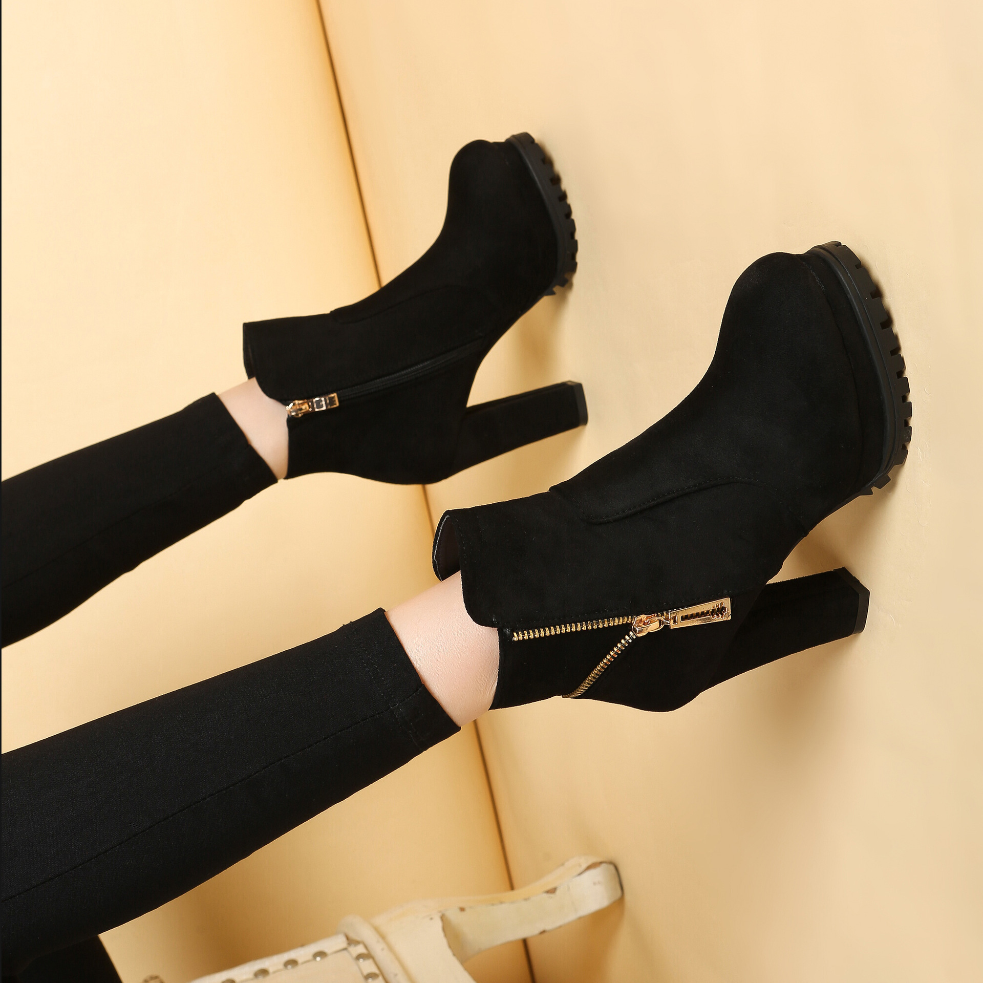 10CM super high heels chunky heel ankle boots waterproof platform suede fashion Martin boots autumn and winter New fleece-lined women's boots 19-1