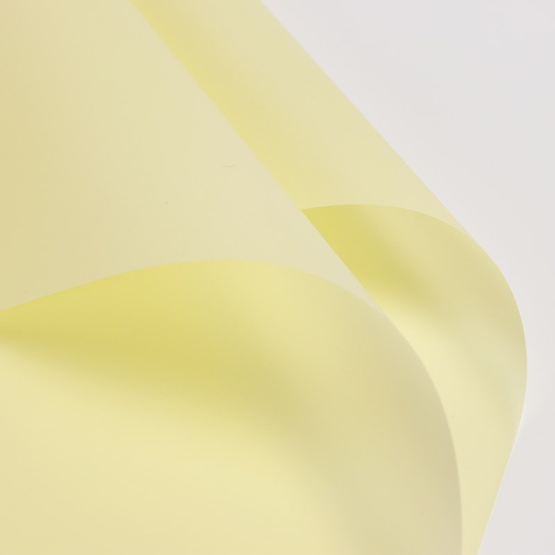 Papel de embalaje de flores de alta calidad al por mayor Papel Ouya impermeable de dos colores al por mayor Fabricante de papel de flores de bolsa de regalo hecho a mano creativo