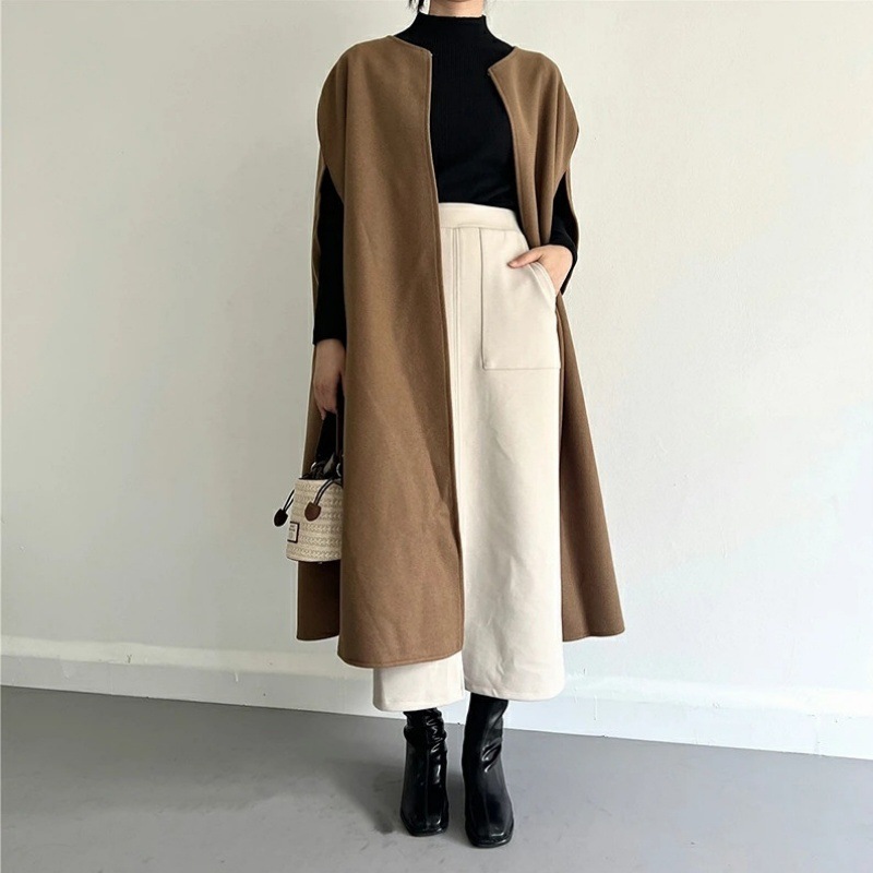 2024秋冬新款女装日系小众设计感宽松披风纯色毛呢马夹外套