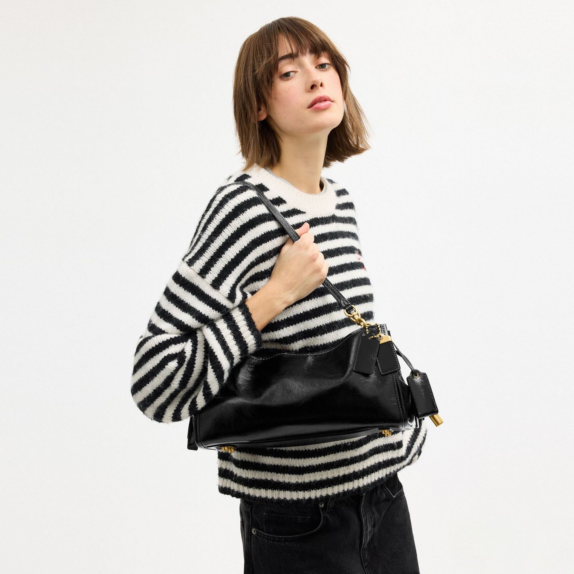 2026 New Niche Design Large Capacity Women's Shoulder Bag, Handheld Bag, Baguette Underarm Bag, Commuter Bag
