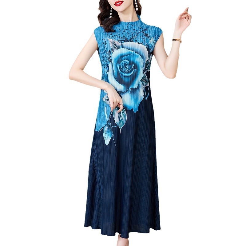 Fashionable summer retro dress