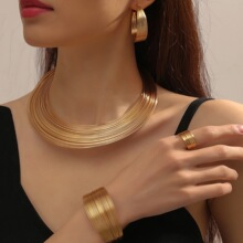 4���ױ��������iȦ���b��z���F���W�������Ȧ������C���hŮ