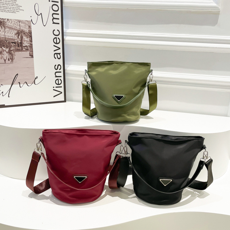 (2개) 2024 새로운 한국 스타일 패션 틈새 디자인 어깨 가방 여성 매일 올 매치 핸드 가방 유행 캐주얼 버킷 가방