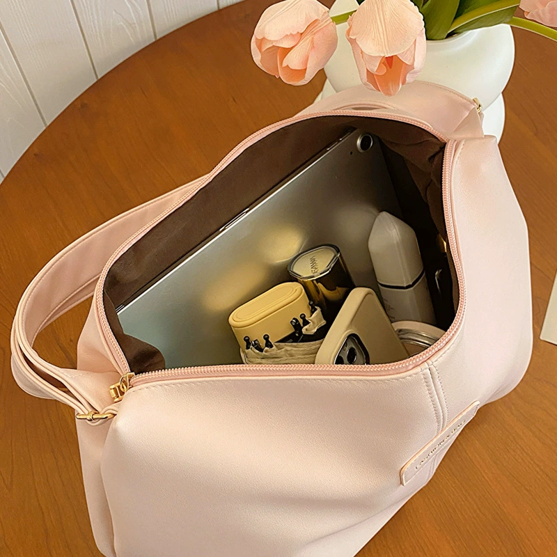Shoulder bag, universal capacious one-shoulder bag, Korean style