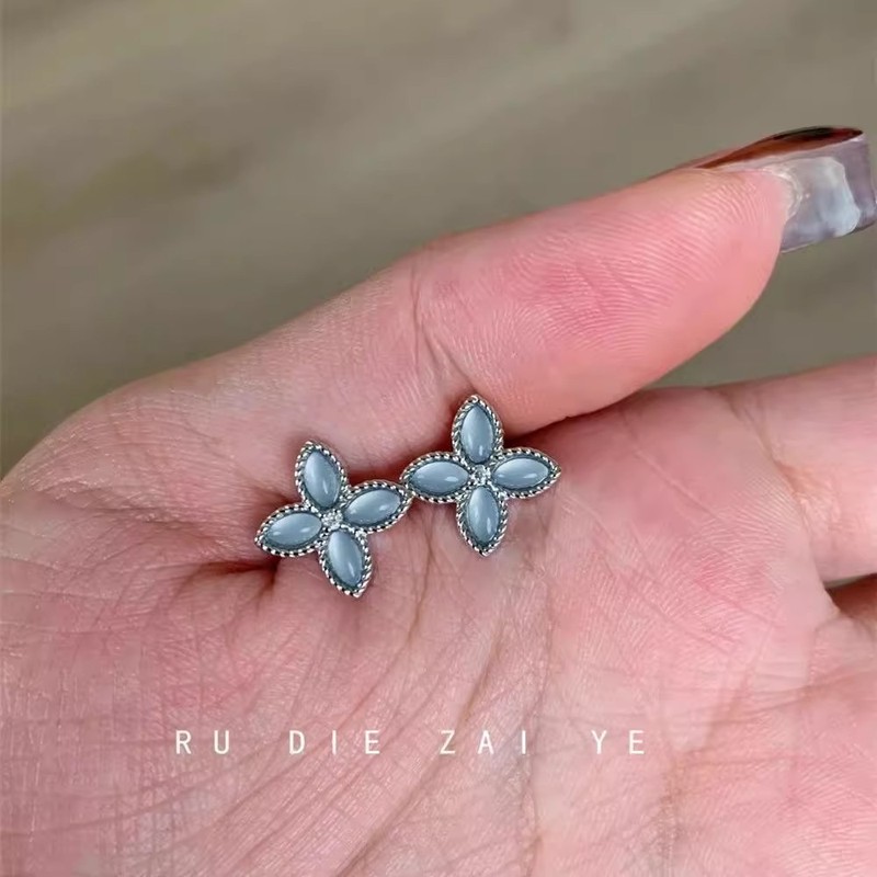 大象灰蓝色小香风四叶草细款项链女轻奢小众清冷感爆闪花朵|undefined