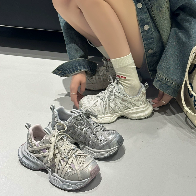 Кожаные туфли папы женского пола 2025 весенние повседневные ботинки увеличенные кроссовки модные легкие кроссовки