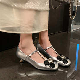 春季新款花朵玛丽珍鞋女方头韩版设计感时装鞋大小码可退高跟鞋