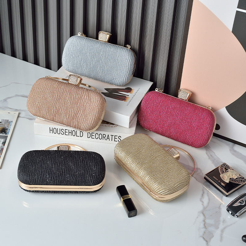 2023 nuevo bolso de noche plisado transfronterizo Banquete de mujer vestido de noche portátil bolso de diamantes de imitación brillante bolso retro cheongsam