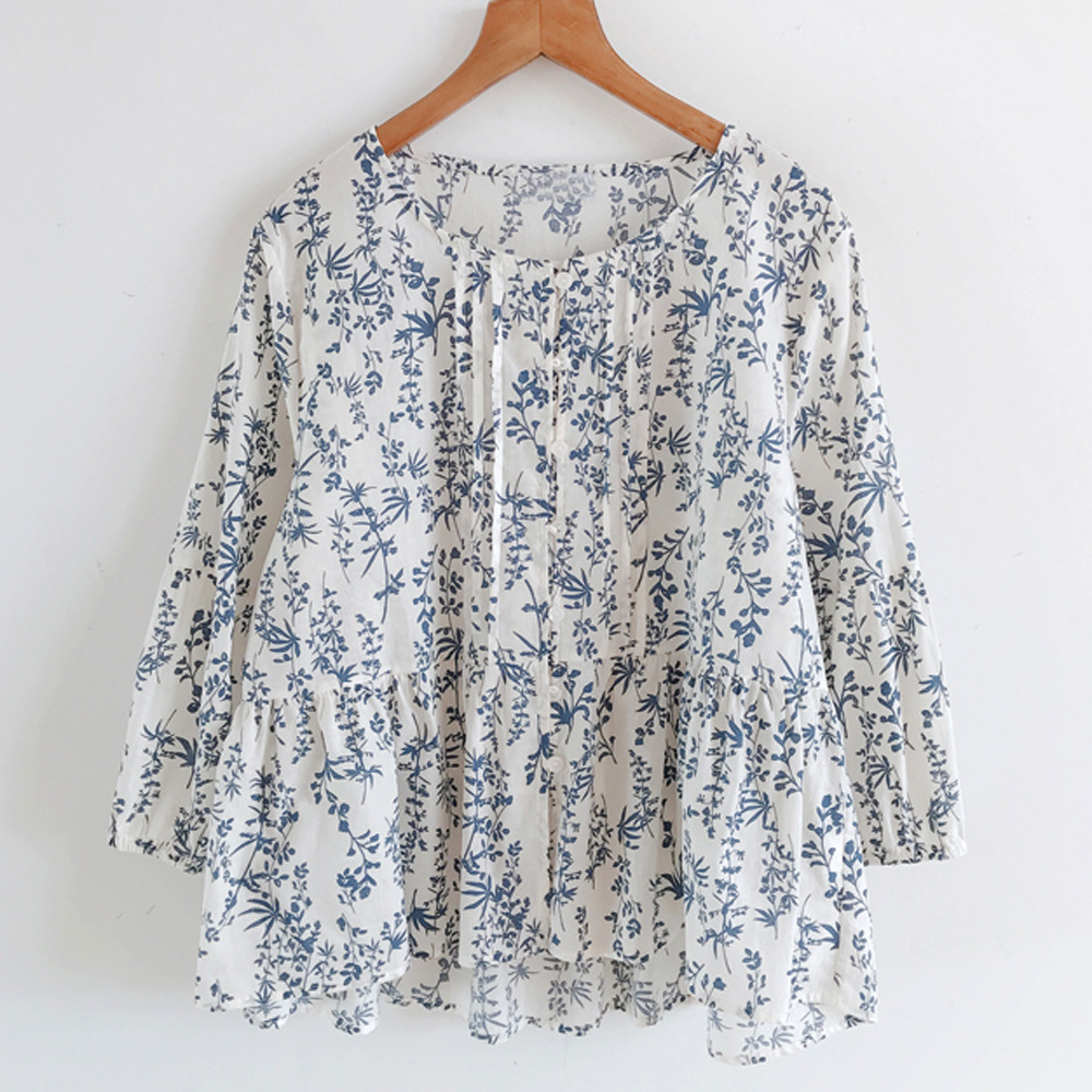 Blue and white fresh shirt with a round collar