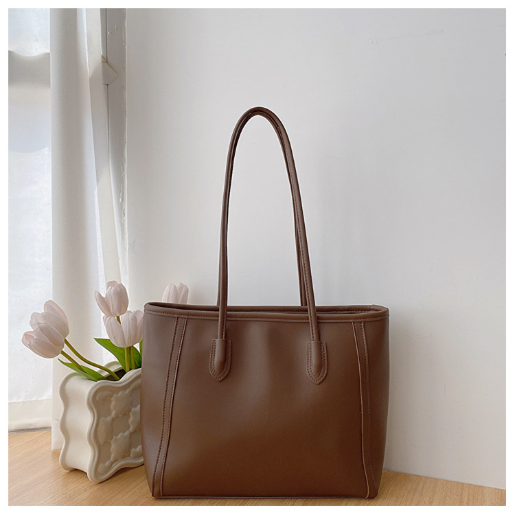 Brown color without pendants