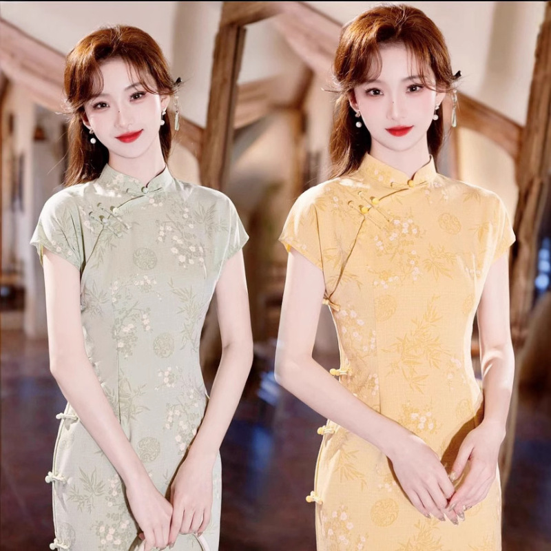 Tang Yilian 2026 Summer New Green Qipao Modified Young Style Starry Sky Embossed Petite Cotton and Linen Dress