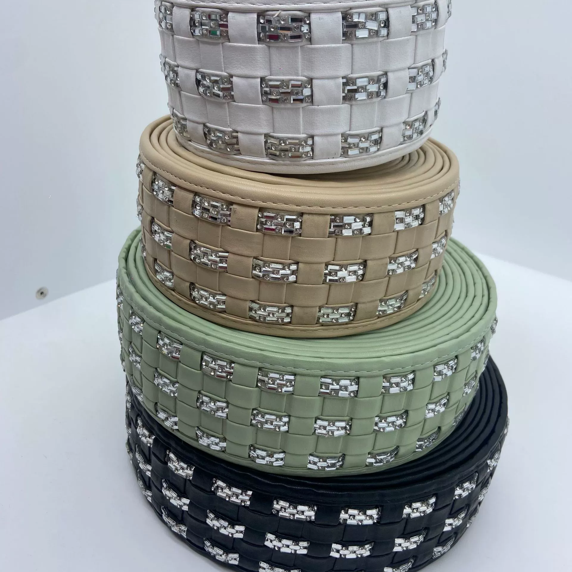 Стеклянная сверла с крестом длиной квадратной сетки 6,1 см кожаные тканые сандалии сандалии тапочки лапши аксессуары на складе