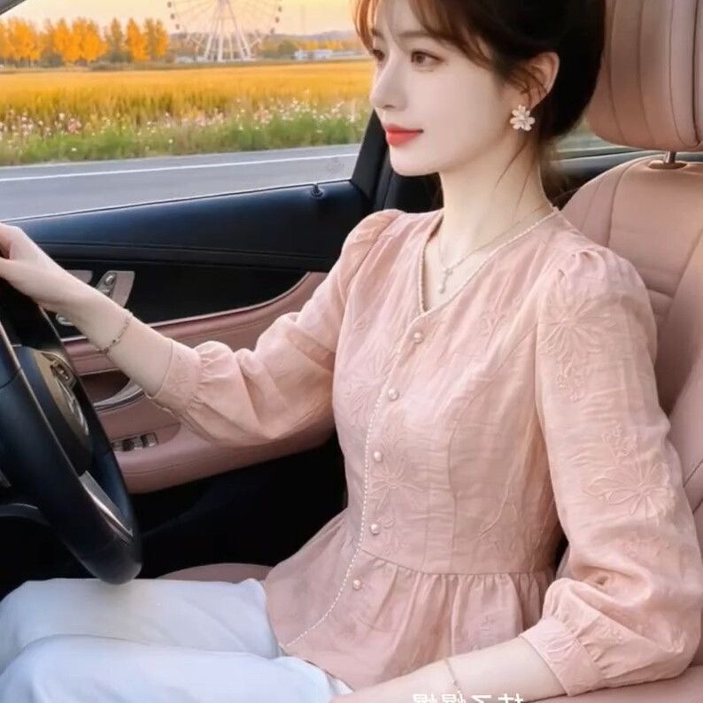 French-style V-neck lace long-sleeve shirt for women, 2026 early autumn new fashion, slimming, waist-cinching, versatile, elegant top French-style V-neck lace long-sleeve shirt for women, 2026 early autumn new fashion, slimming, waist-cinching, versatile, elegant top