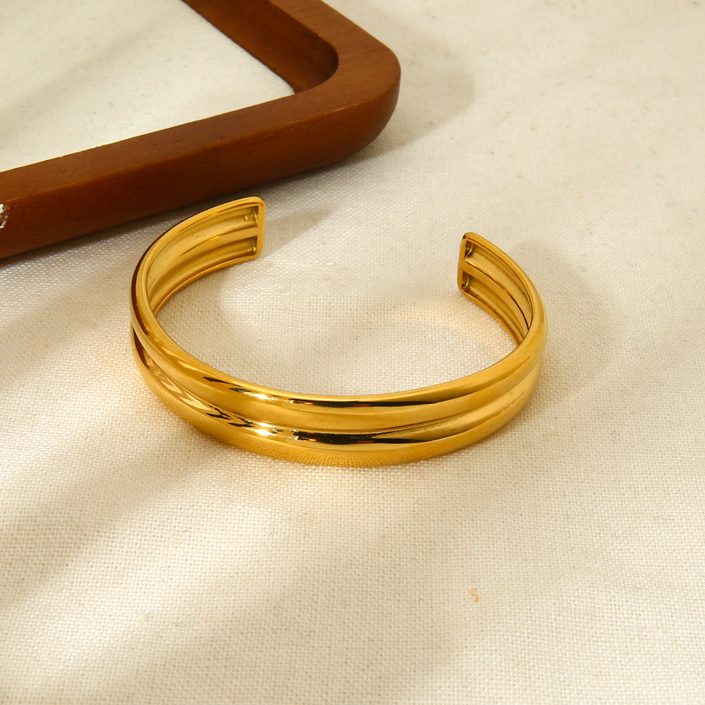 18g Weight 0.03µm-0.05µm Gold Plating Thickness PVD Coated Gold Plating Process 18K Real Gold Plated Plating Material Zircon Inlay Material Bangle Classification 1 Piece Quantity Casual, Holiday, Daily, Street Occasion 304 Stainless Steel Material Geometric Pattern Women's Gender Retro, Classic Style Style Mixed Metal, Plating, Hammered Craft Retro Classic Style Geometric 304 Stainless Steel 18K Gold Plated Bangle In Bulk 13