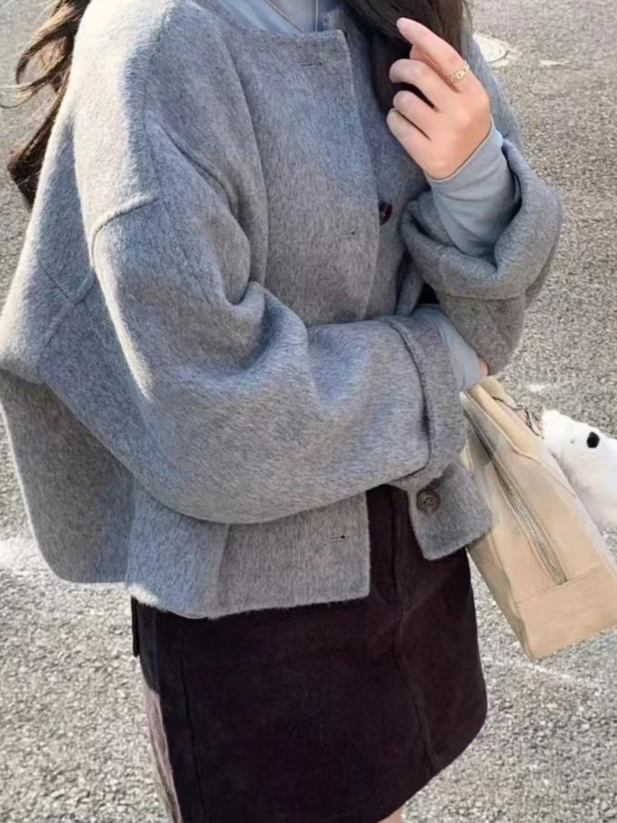 회색