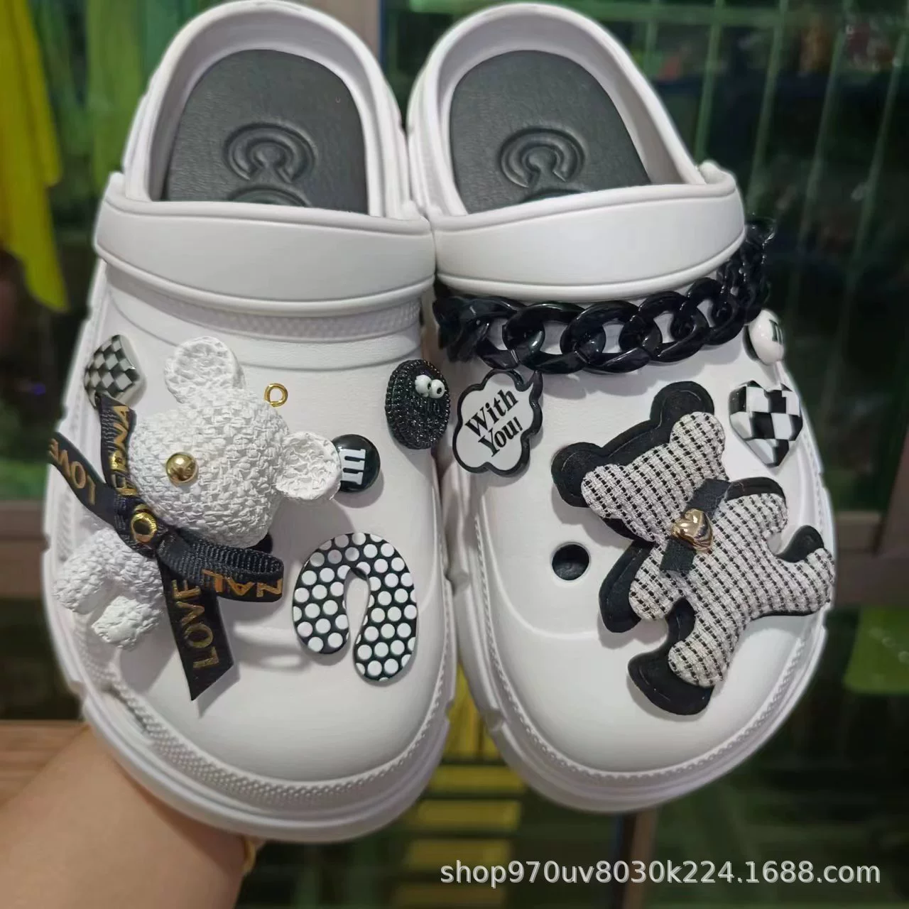 Трансграничная электронная коммерция новые туфли с отверстиями Аксессуары с цепочкой в виде медведя обувь клетчатые двухслойные аксессуары для пряжки для обуви