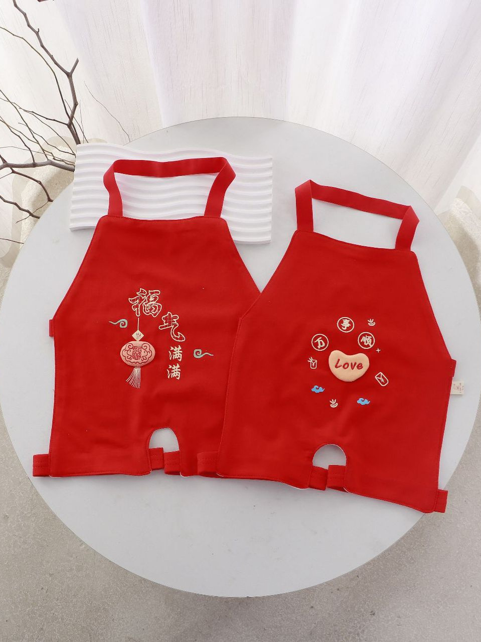 Red children's dudou