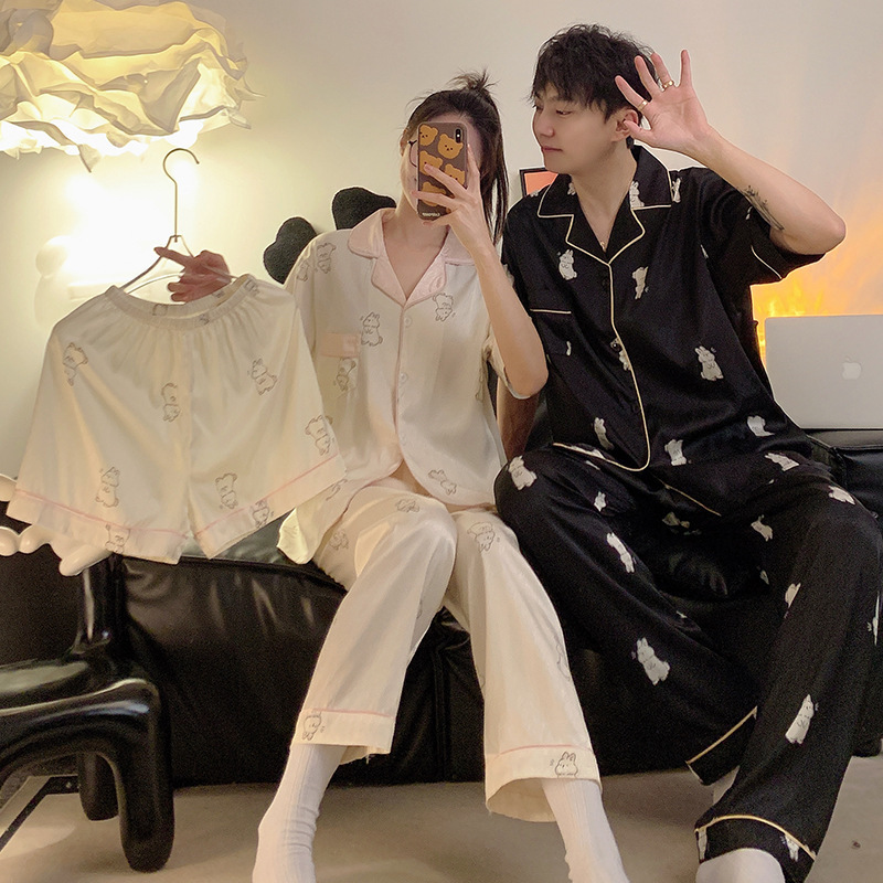 Pajamas de pareja primavera y verano delgada seda de hielo de mangas cortas sensación de alto tamaño de tres piezas conjunto de ropa de verano para hombres y mujeres