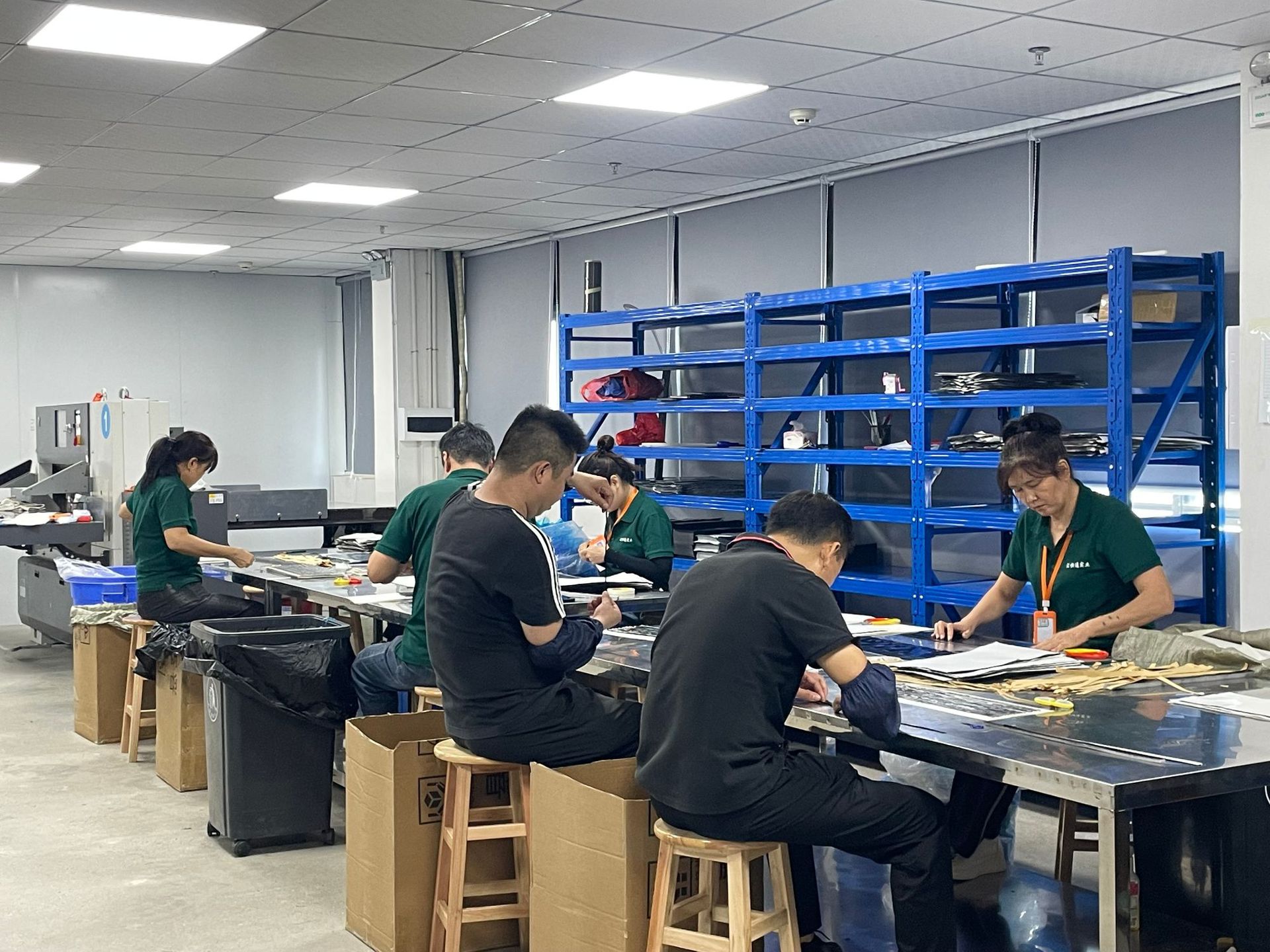 Carbon Fiber Yellow Motorcycle License Plate Frame, Compliant with National Standards, Does Not Block the Number, Motorcycle Modification License Plate Holder, Can Be Printed with Logo