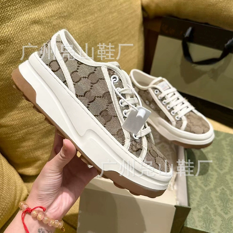 1977 Парусиновая обувь на платформе Женская 2023 Новая ретро-вышитая обувь Torre на платформе Повседневная парусиновая обувь с увеличенной подошвой