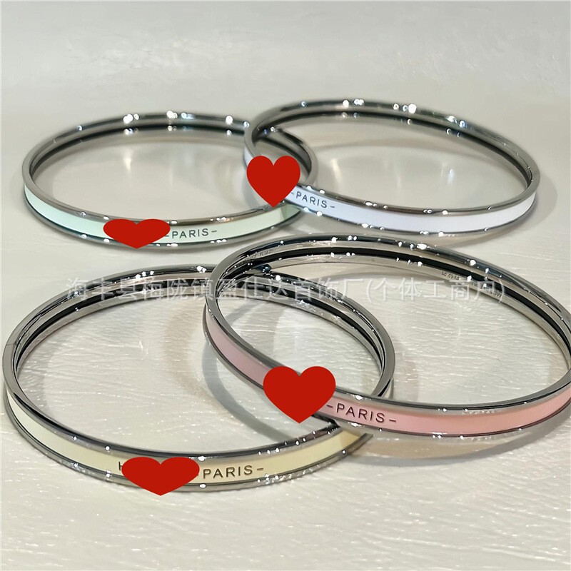 Seiko H Ultra-Narrow Enamel Letter Bracelet for Women, 18K Rose Gold, Light Luxury, High-End Design, Closed Couple Bracelet Seiko H Ultra-Narrow Enamel Letter Bracelet for Women, 18K Rose Gold, Light Luxury, High-End Design, Closed Couple Bracelet