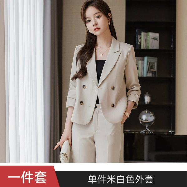 White long-sleeve, classic suit jacket