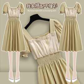 温柔风方领连衣裙女夏季2025新款法式设计感泡泡袖通勤优雅时尚裙