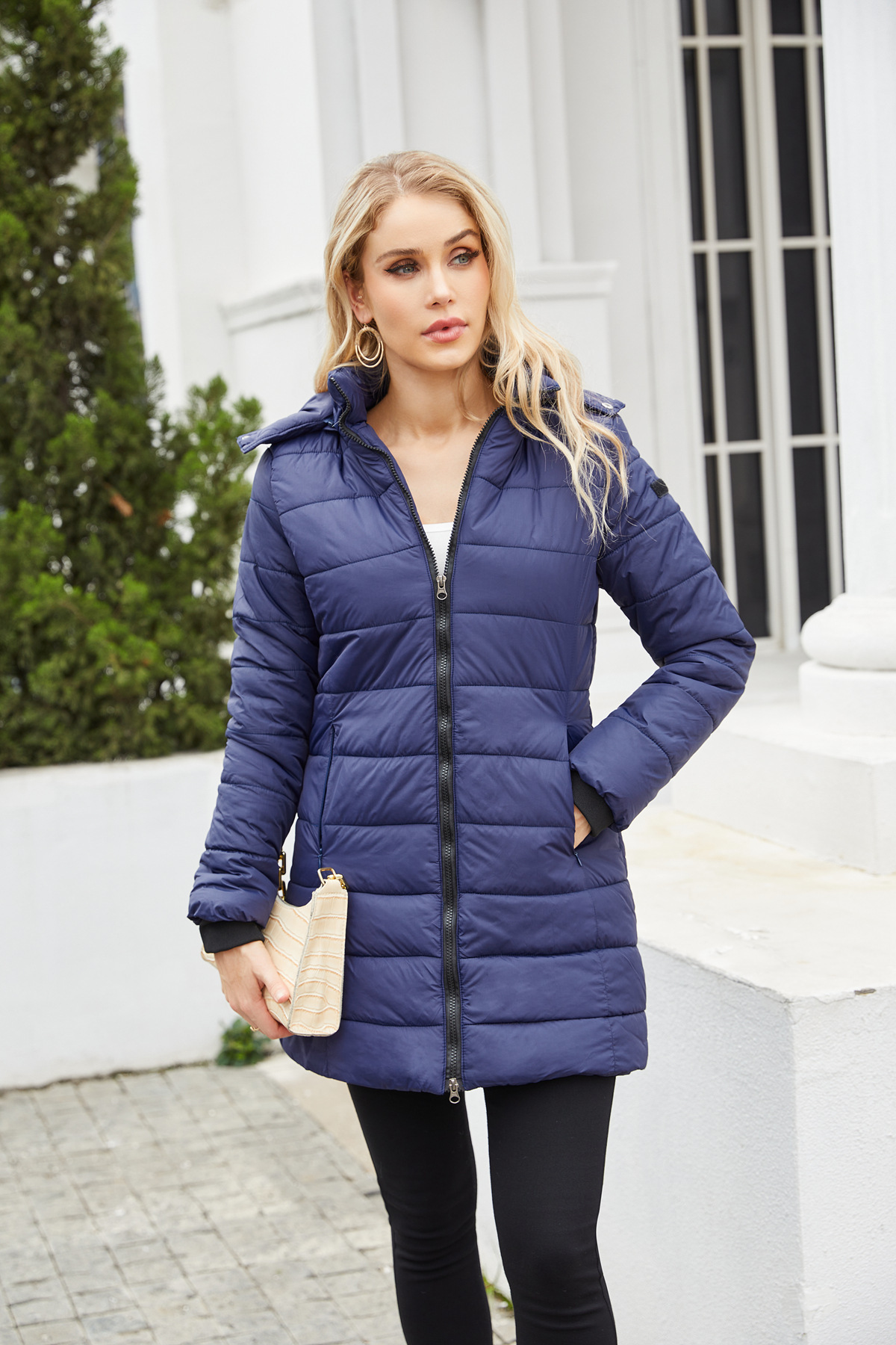 Abrigo de invierno para mujer con capucha extraíble parka impermeable_voghion.com