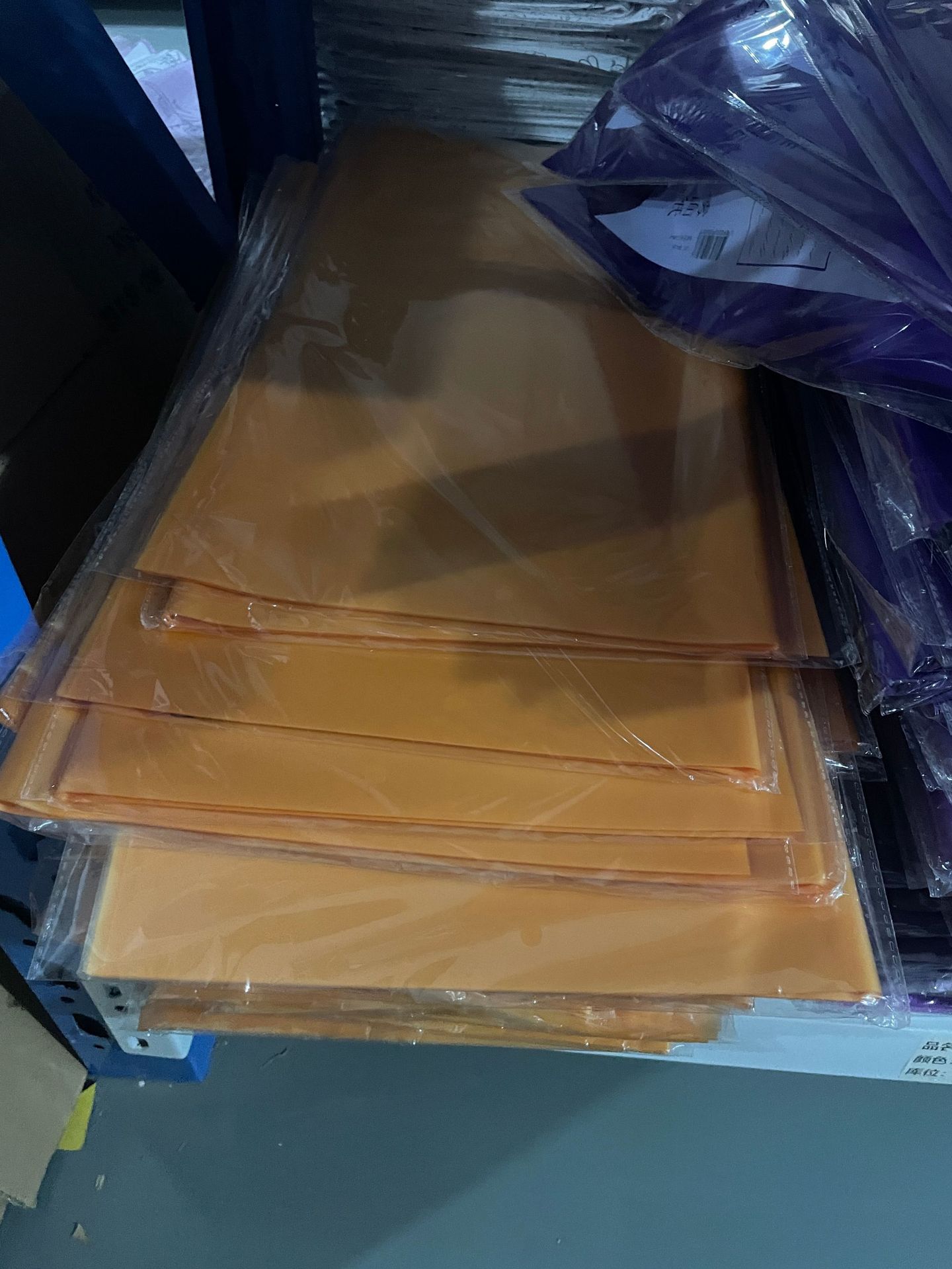 Li Zhiran Papel mate monocromático Papel impermeable Papel de embalaje de ramo Papel de embalaje de flores al por mayor en stock