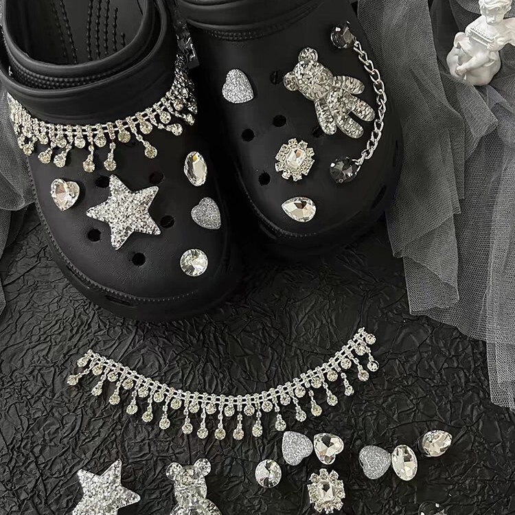Popular Croc Shoe Charms Accessories High-End Original Star Bear Fashion Hot-Selling Shoe Buckles Detachable Decorative Accessories