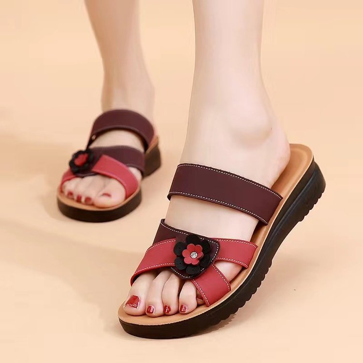 Mamá zapatillas de verano zapatillas para mujeres 2026 de mediana edad antideslizantes de fondo plano para ancianos cómodos de piel suave zapatillas de mediana edad