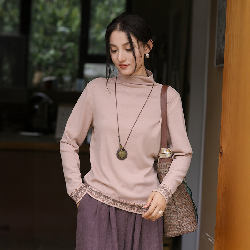 Deer & An Di's new autumn/winter collection: women's half-turtleneck wool-blend base layer, designed for layering, with a modern Chinese style and a sophisticated look Deer & An Di's new autumn/winter collection: women's half-turtleneck wool-blend base layer, designed for layering, with a modern Chinese style and a sophisticated look