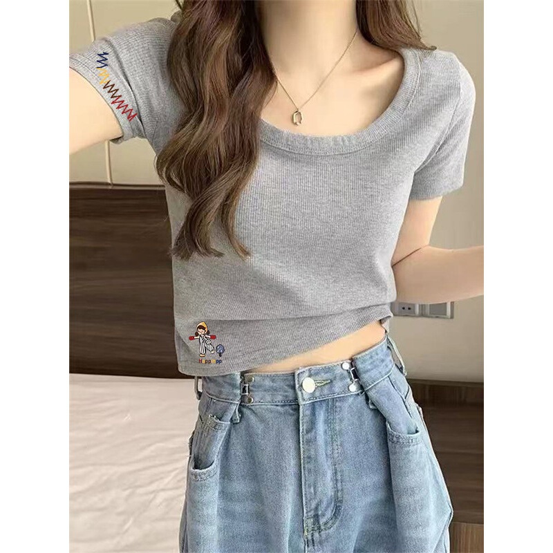 Gray Square-Neck Short-Sleeve T-Shirt for Women, Summer Style, Slim-Fit, Versatile, Flattering, Printed, Cropped U-Neck Top Gray Square-Neck Short-Sleeve T-Shirt for Women, Summer Style, Slim-Fit, Versatile, Flattering, Printed, Cropped U-Neck Top